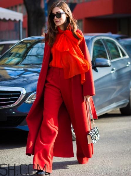 毛呢大衣配闊腿褲好看嗎？毛呢大衣搭配闊腿褲圖片