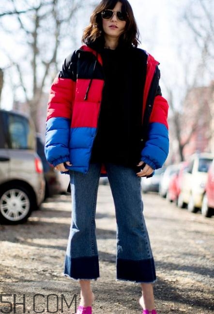 羽絨服搭配闊腿褲好看嗎？羽絨服配闊腿褲圖片