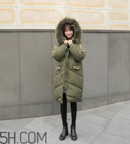 軍綠色羽絨服怎么搭配？軍綠色羽絨服搭配圖片