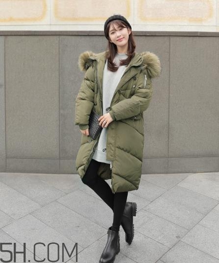 軍綠色羽絨服怎么搭配？軍綠色羽絨服搭配圖片