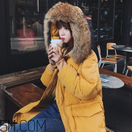 羽絨服用什么洗滌劑？洗羽絨服用洗衣粉還是洗衣液？