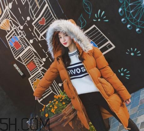 羽絨服用什么洗滌劑？洗羽絨服用洗衣粉還是洗衣液？