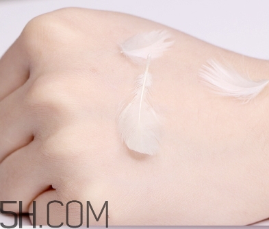 透真隔離霜怎么用？透真隔離霜多少錢(qián)？