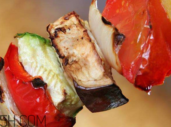 蔬菜烤著吃有營(yíng)養(yǎng)嗎？烤胡蘿卜吃有什么好處