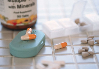 頭孢是飯前吃還是飯后吃？頭孢不能和什么一起吃