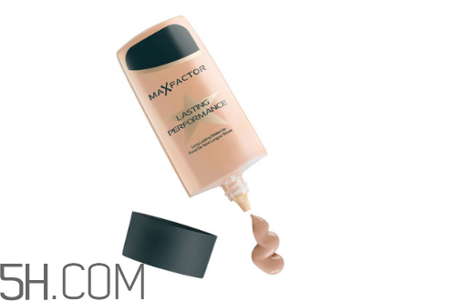 為什么先用粉底液再用遮瑕膏？粉底液涂完還要涂什么？