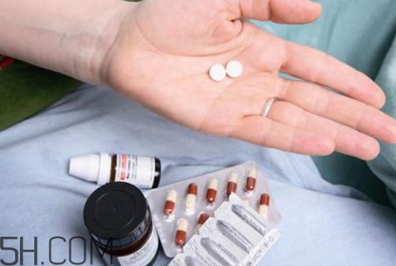 退燒藥吃多了會(huì)怎樣？退燒藥吃了多久會(huì)退燒