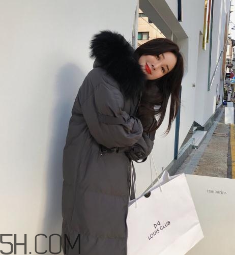 羽絨服毛領(lǐng)掉毛怎么辦？羽絨服毛領(lǐng)是什么毛？