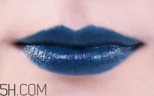 玫珂菲明星摯愛潤啞唇膏試色_C303試色 玫珂菲明星摯愛潤啞唇膏試色_C303試色