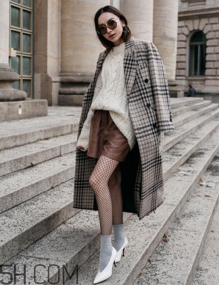 格子大衣搭配什么鞋子？格子大衣搭配鞋子圖片