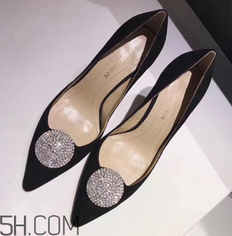 阿瑪尼鞋子質(zhì)量好嗎？阿瑪尼的鞋子好穿嗎？