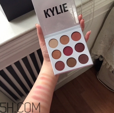 kylie the burgundy9色眼影盤色號(hào)_試色圖 kylie the burgundy9色眼影盤色號(hào)_試色圖