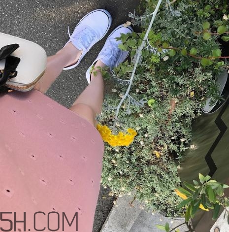 帆布鞋能光腳穿嗎？帆布鞋可以墊增高墊嗎？