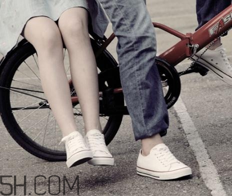 帆布鞋長(zhǎng)霉了怎么處理？帆布鞋發(fā)霉了怎么洗掉？