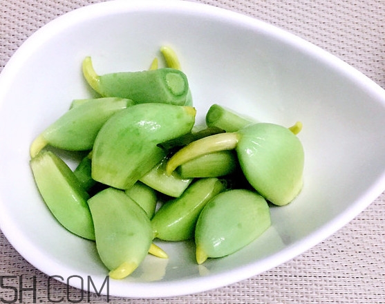 臘八蒜夏天能做嗎？臘八蒜和糖醋蒜的區(qū)別