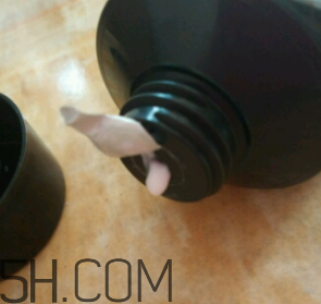 雅芳小黑裙香體乳怎么樣？雅芳小黑裙香體乳好用嗎？