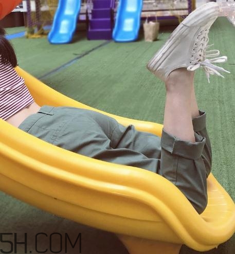 帆布鞋鞋底發(fā)黃怎么辦？帆布鞋鞋底怎么洗白？