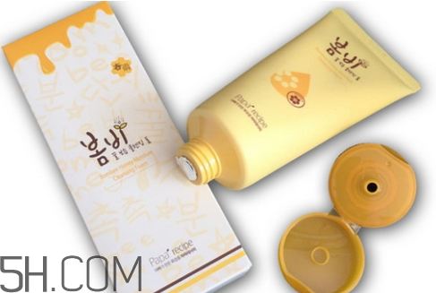 為什么洗臉要用洗面奶？洗面奶的基本使用方法