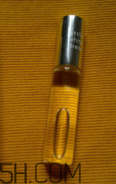 雅芳小黑裙走珠香水怎么樣？雅芳小黑裙走珠香水好聞嗎？