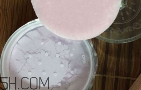 巧迪尚惠蜜粉好用嗎？巧迪尚惠散粉色號試色