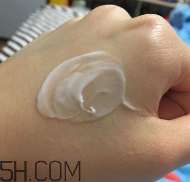 露得清身體乳怎么樣？露得清身體乳好用嗎？