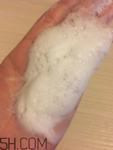 露得清綿密洗面奶怎么樣？露得清綿密洗面奶好用嗎？