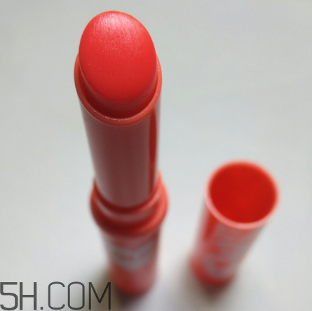 美寶蓮潤唇膏好用嗎？美寶蓮潤唇膏多少錢？