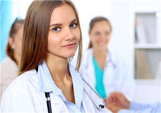 蕁麻疹為什么晚上嚴(yán)重？蕁麻疹為什么越抓越多？