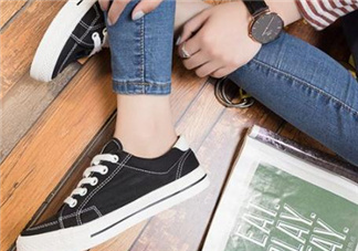 穿帆布鞋可以跑步嗎？穿帆布鞋跑步好嗎？