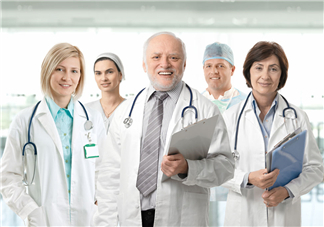 蕁麻疹會引起發(fā)燒嗎？蕁麻疹會長到臉上嗎？