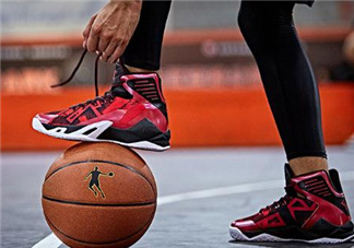 籃球鞋買大還是買??？籃球鞋買大了怎么辦？