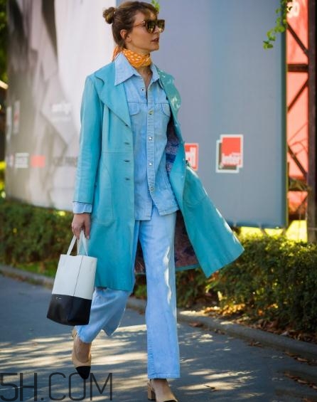 牛仔喇叭褲配什么上衣？牛仔喇叭褲搭配上衣圖片