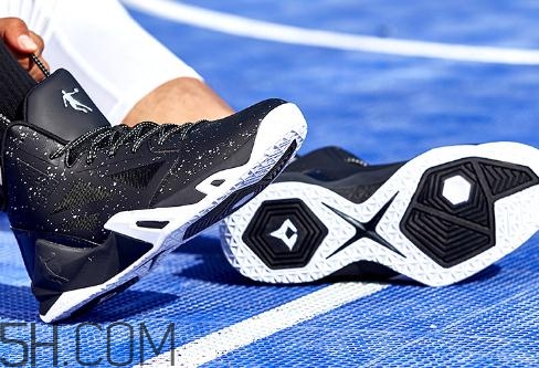 籃球鞋怎么清洗？籃球鞋可以水洗嗎？