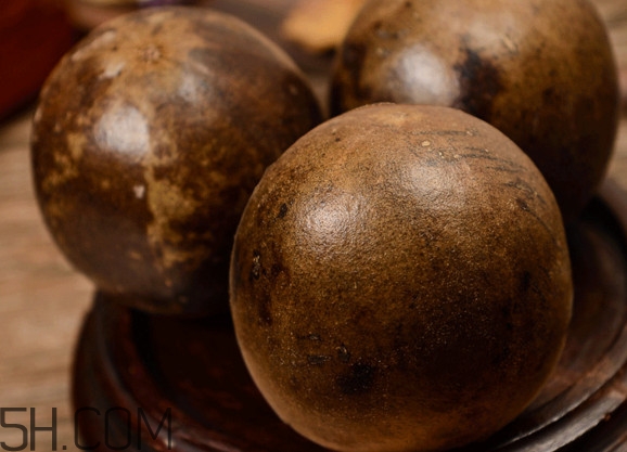 羅漢果泡水喝有什么好處？經(jīng)常用羅漢果泡水喝有什么壞處