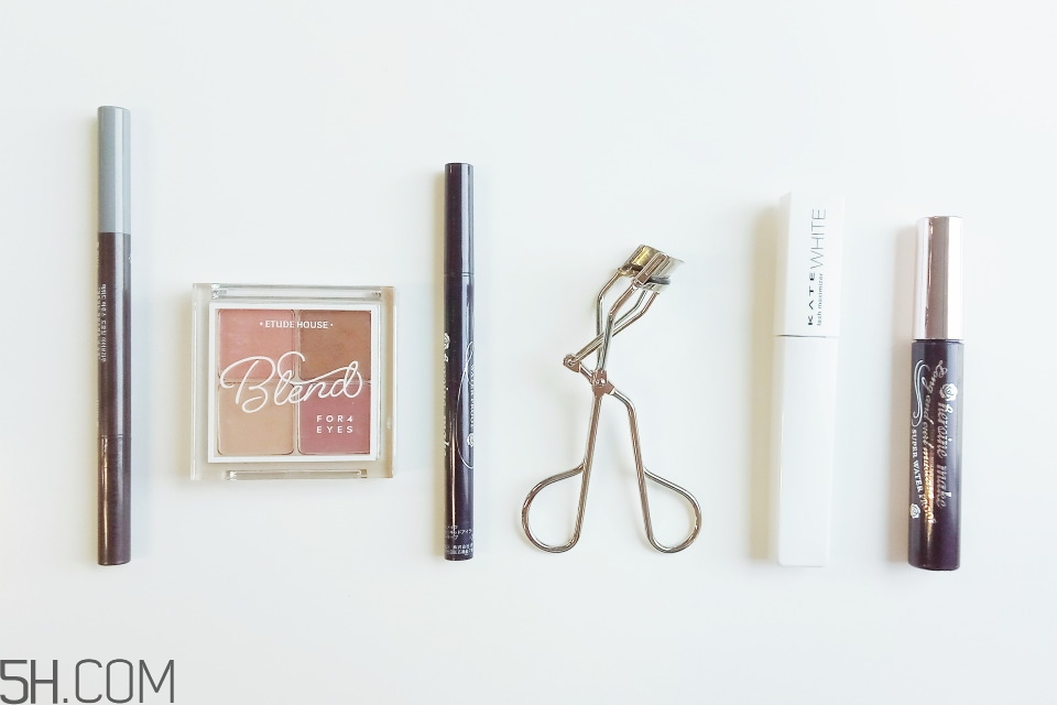 化妝新手入門教程 技巧與必備化妝品 化妝新手入門教程 技巧與必備化妝品