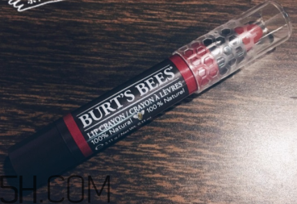 小蜜蜂唇膏筆多少錢？小蜜蜂唇膏筆很貴嗎？