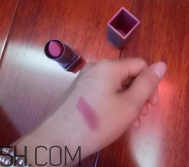 小蜜蜂口紅孕婦能用嗎？小蜜蜂口紅怎么樣？