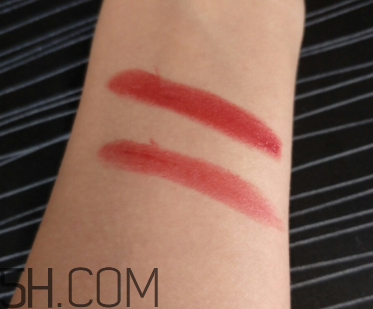 小蜜蜂口紅好用嗎？小蜜蜂口紅試色