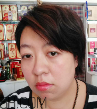 小蜜蜂口紅好用嗎？小蜜蜂口紅試色