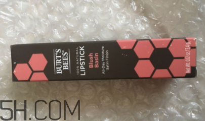 小蜜蜂口紅好用嗎？小蜜蜂口紅試色