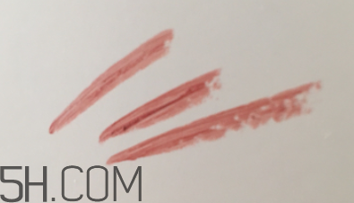 小蜜蜂口紅好用嗎？小蜜蜂口紅試色