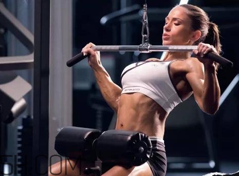 高位下拉練哪些肌肉？高位下拉的標準動作