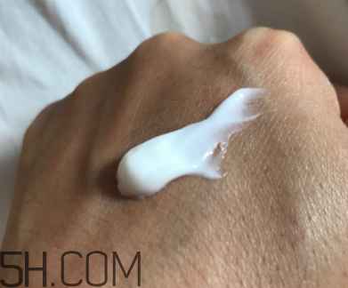 小蜜蜂潤膚露怎么樣？小蜜蜂潤膚露好用嗎？