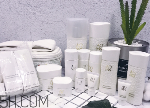 黛珂白檀美白好還是修復(fù)好？黛珂白檀水乳后還要用霜嗎？