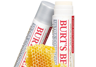 小蜜蜂細(xì)致修護(hù)唇膏很油嗎？夏天用合適嗎？