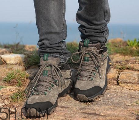 登山鞋要買大一碼嗎？登山鞋會越穿越大嗎？