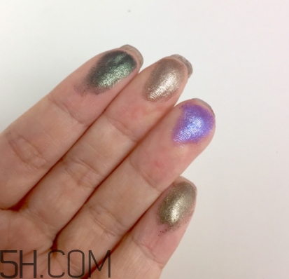 維尼小熊眼影好用嗎？維尼小熊眼影色號(hào)試色