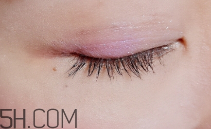 維尼小熊眼影好用嗎？維尼小熊眼影色號(hào)試色