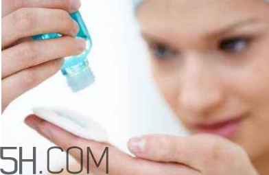 怎么用卸妝油不傷皮膚？卸妝油使用注意事項