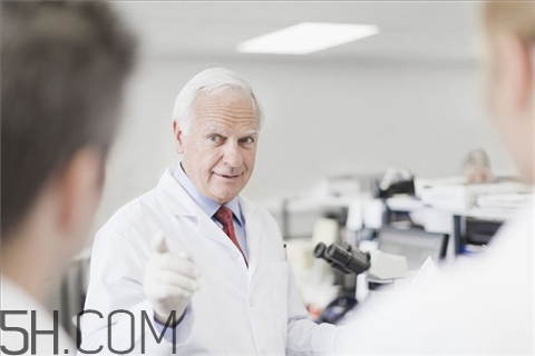 白內(nèi)障會(huì)引起頭疼嗎？白內(nèi)障會(huì)引起眼壓高嗎？